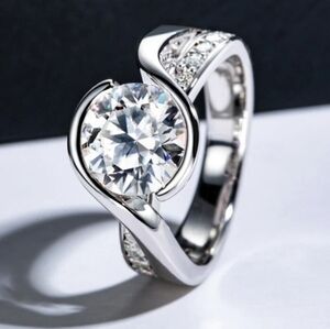 NWT Stunning 3ct. Moissanite Infinity Ring Size 5.5